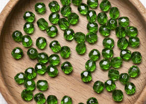 Бусины полированные круглые 6мм 25г (90 штук) 50130 